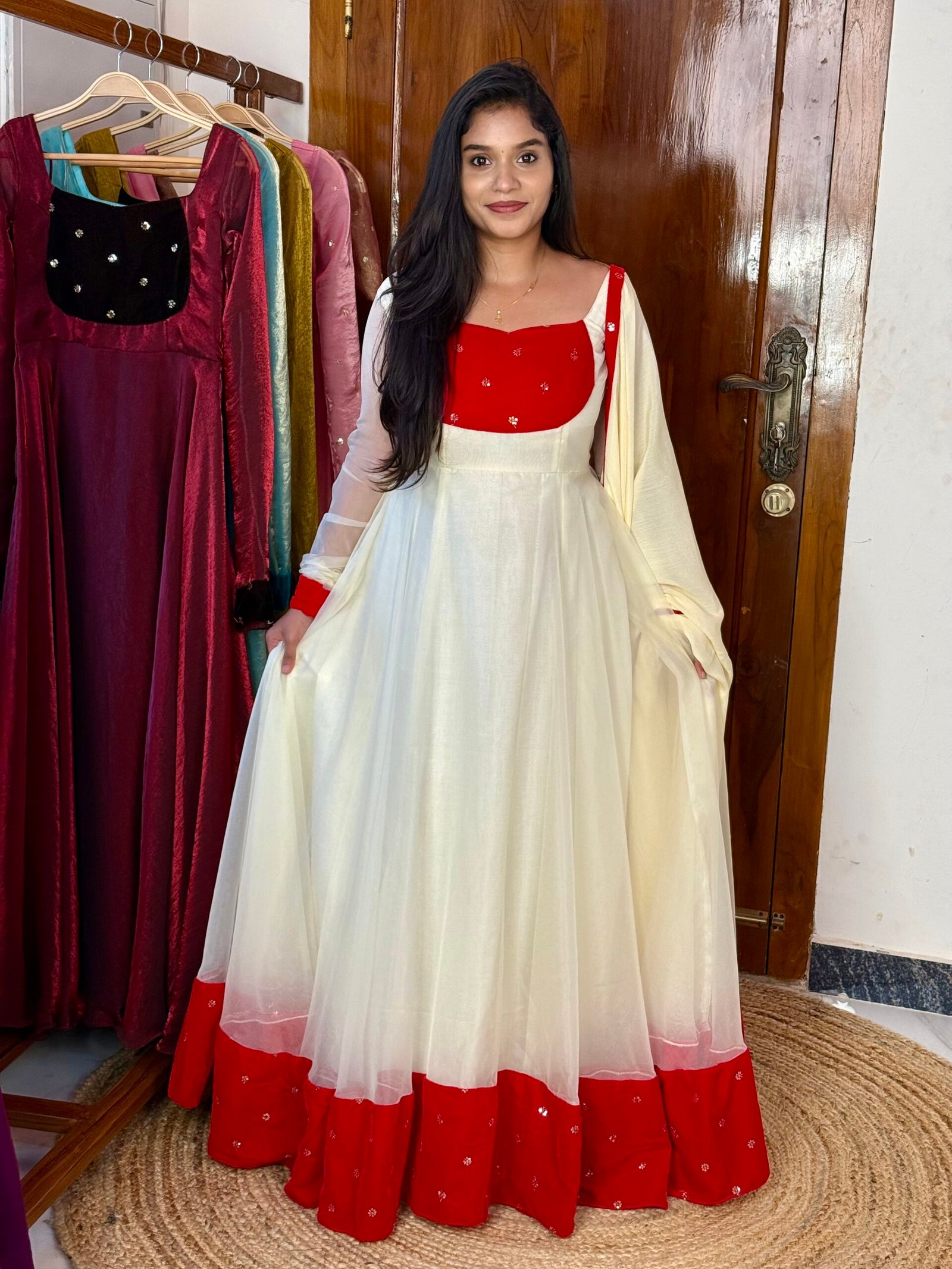 STAR - Red and white maxi